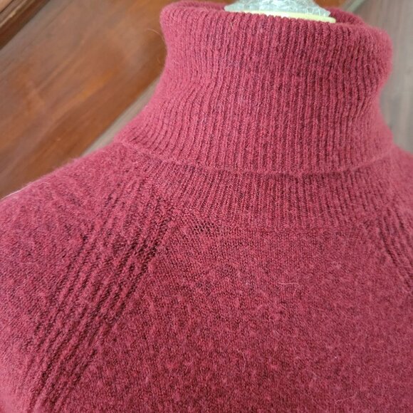 J. Crew Women's Turtleneck Sweater M Burgundy Wool Blend - Picture 2 of 5
